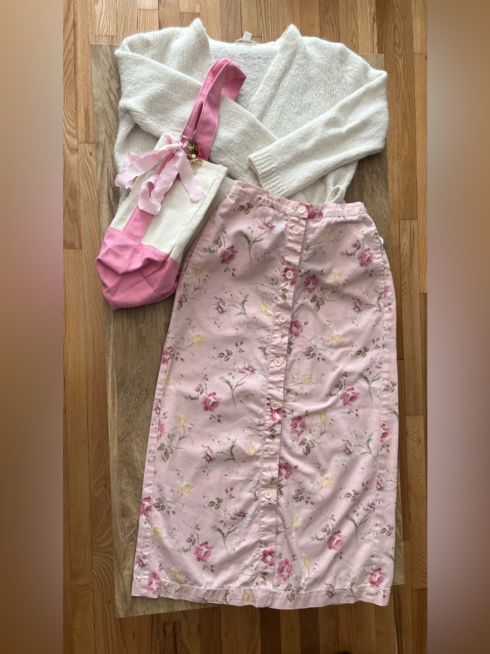 Vintage Jones New York Sport. Pink Floral Button-Front Midi Skirt